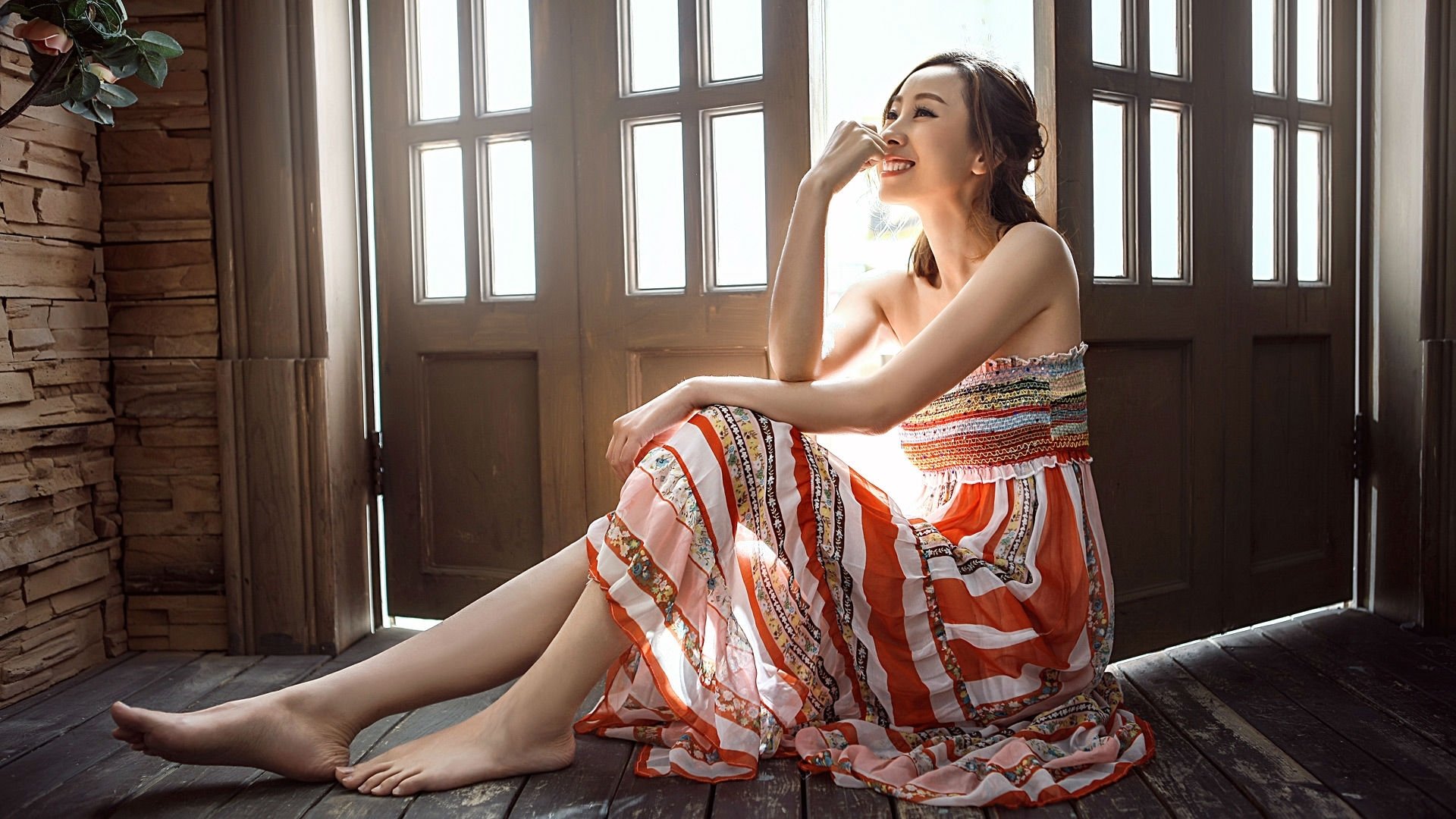 “东安湖体育公园赛场:龙舟赛事重燃传统水上竞技的魅力”